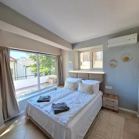 Апартамент Marina Elegance