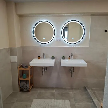 Marina Elegance Апартамент Балчик