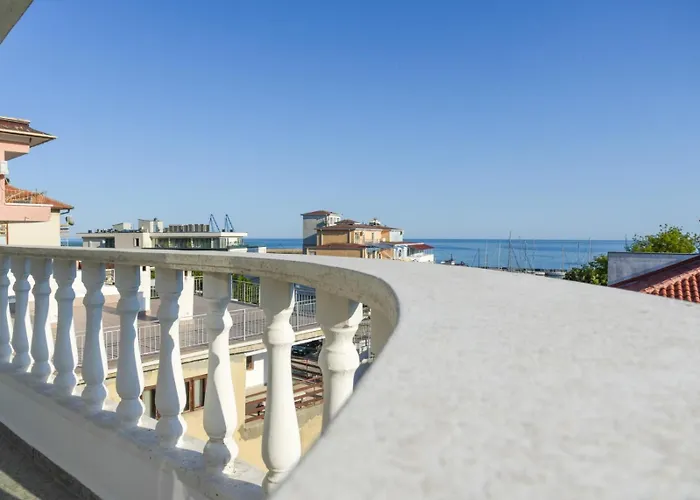 Marina Elegance Apartment Balchik