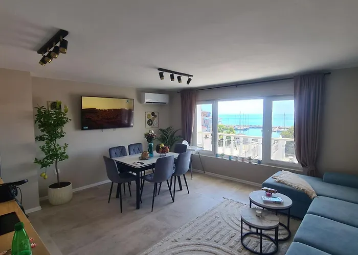 Marina Elegance Apartment *